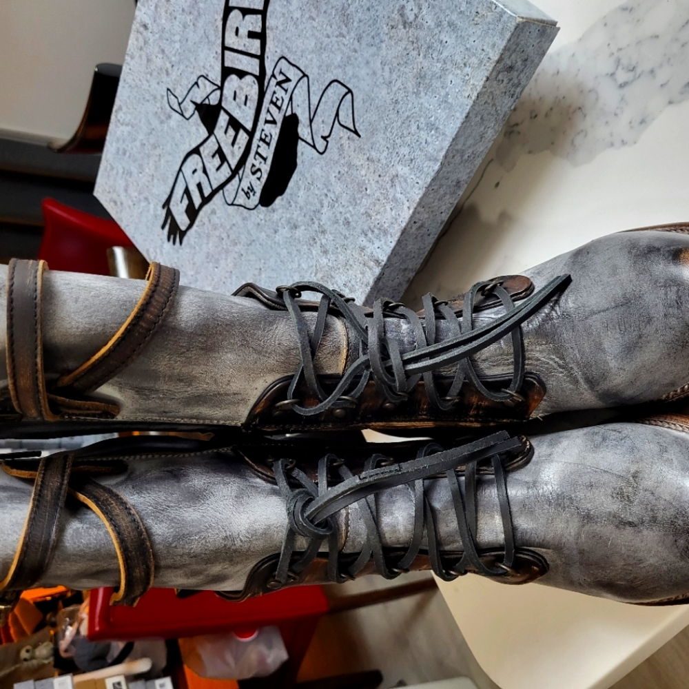 Mid calf boots, super cute